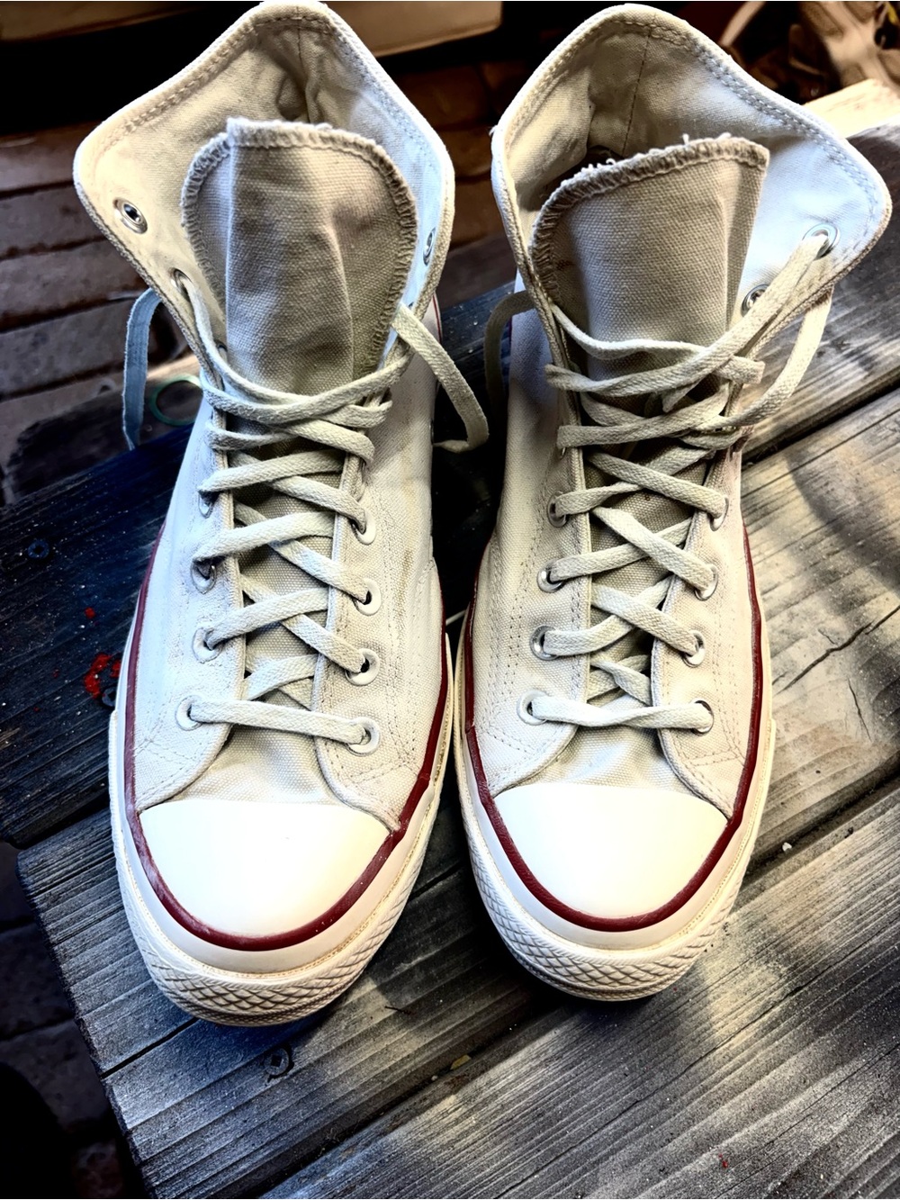 Chuck Taylor All Star Hi white sneakers
Size US 10 good condition